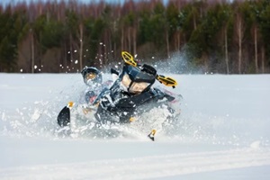 snowdrift rider loss control and fall off from snowmobile
